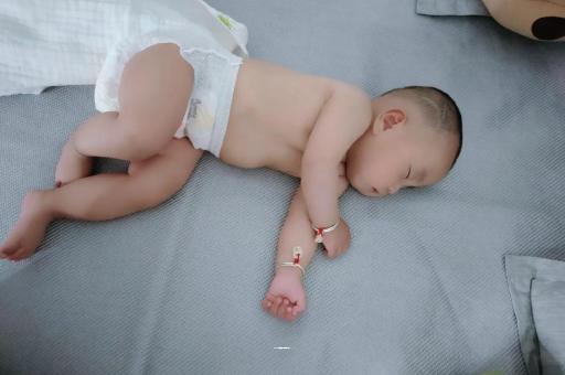 格尔木几个月宝宝会抬头